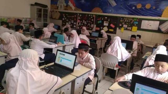 SD Al Hikmah Surabaya Gayungan